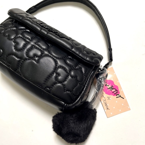 NWT BETSEY JOHNSON Quilted Heart Shoulder Bag Black Faux Fur Charm Purse - Picture 2 of 8